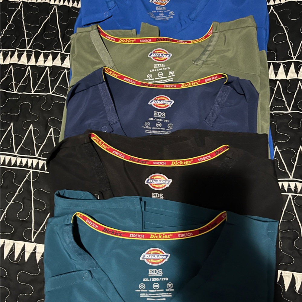 Dickies bundle scrub tops